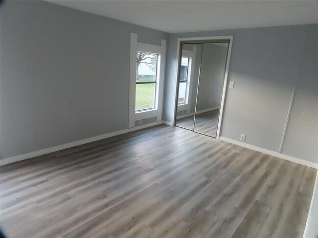 Building Photo - 1077 Quail Dr