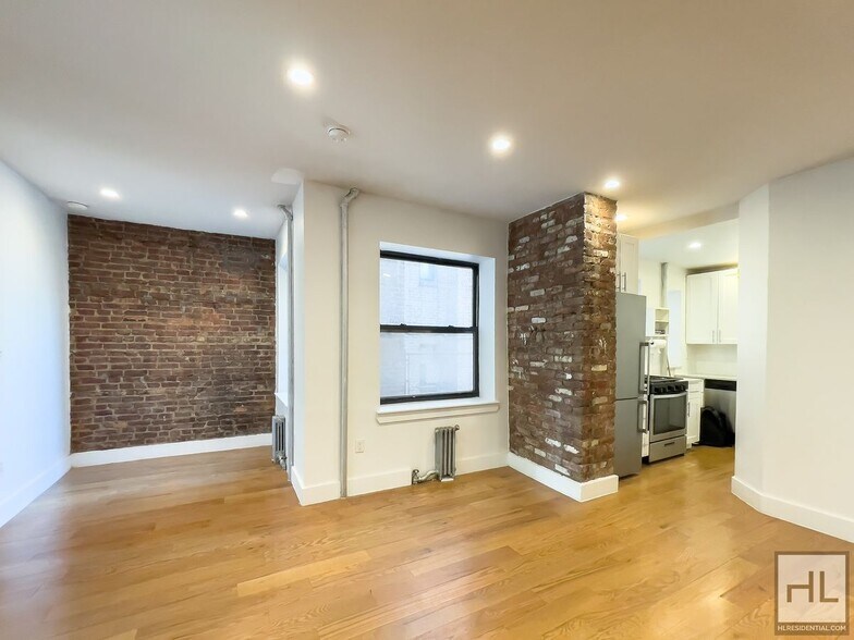 Building Photo - Renovated 2-Bedroom with Private Backyard + 1,500 Sq Ft Recreation Space | Fort Greene