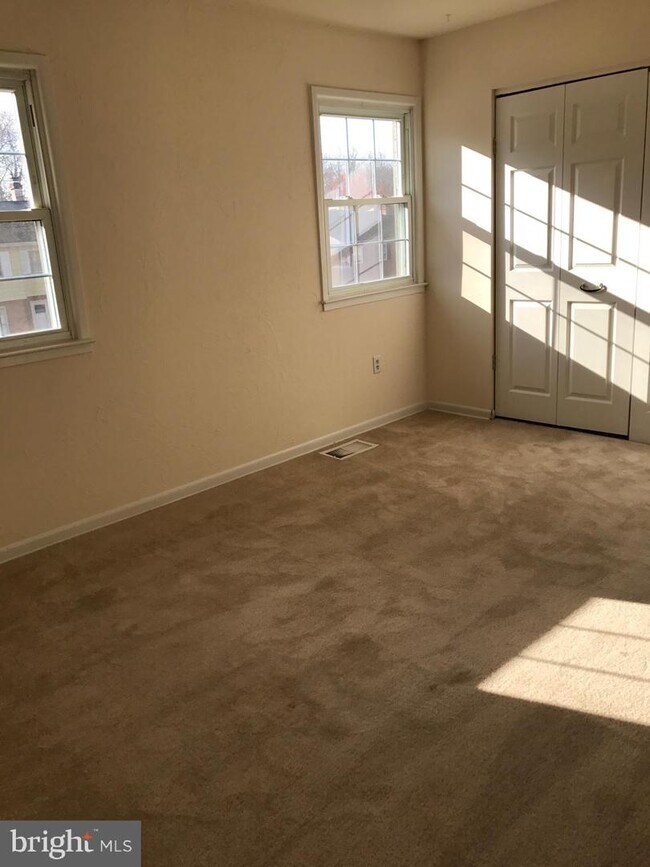 Building Photo - 4116 Ferrara Terrace