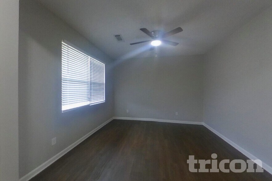 Building Photo - 1008 Eldon Ln