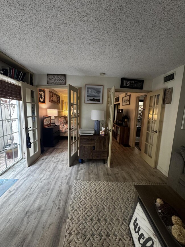 Building Photo - 1605 S US Hwy 1