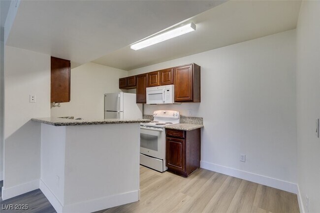 Building Photo - 5166 S Jones Blvd