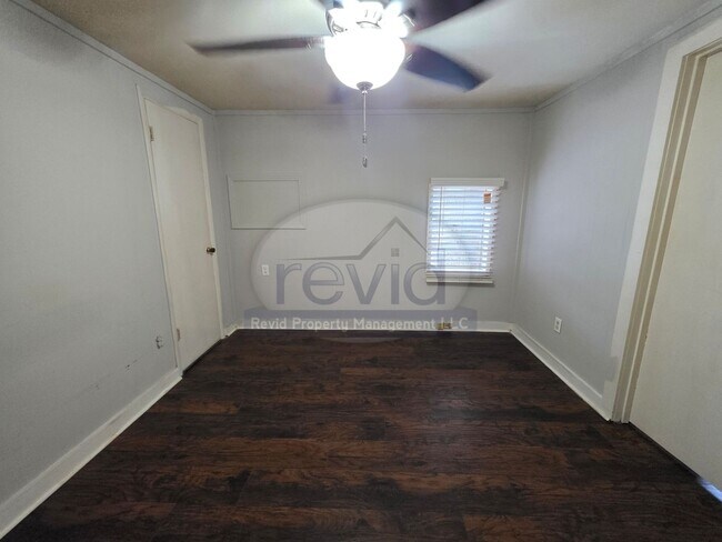 Building Photo - Great 2 Bedroom Apartment in Midtown!