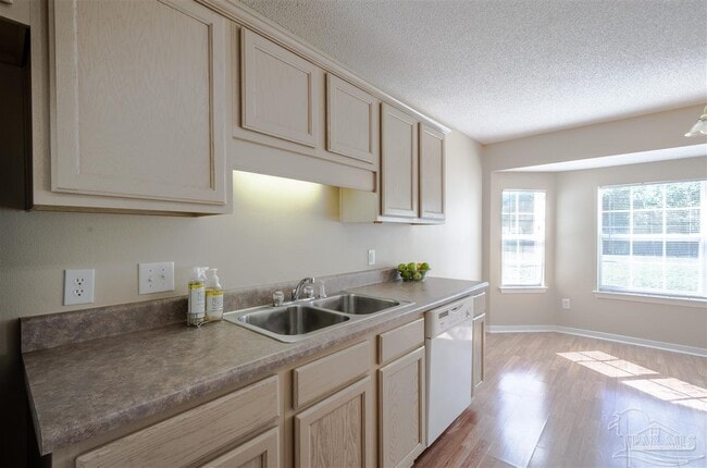 Building Photo - 4777 Timber Ridge Dr