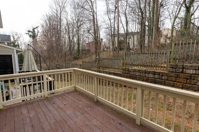 Building Photo - 2455 N Berkshire Rd