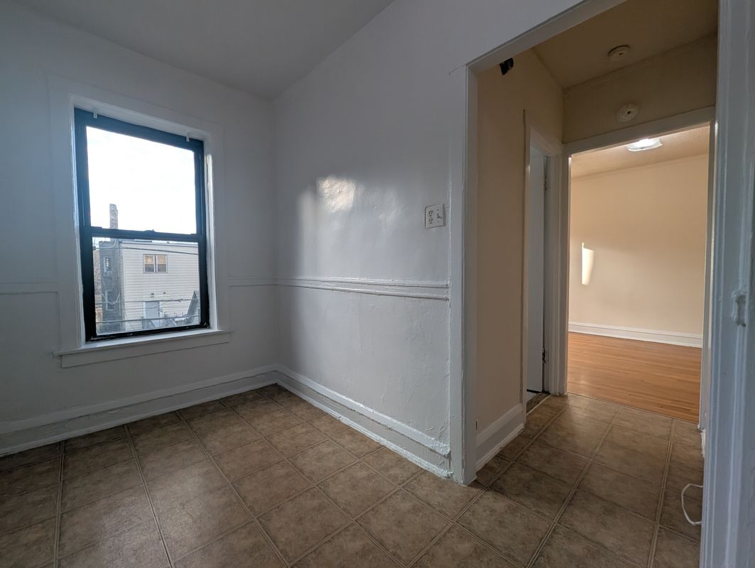 Building Photo - 2700 N Spaulding Ave