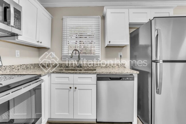 Building Photo - 3054 Cottonwood Dr Se