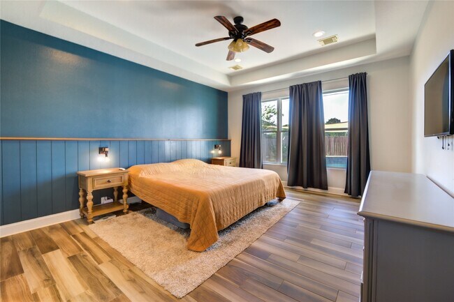 Building Photo - 6206 Clear Canyon Dr