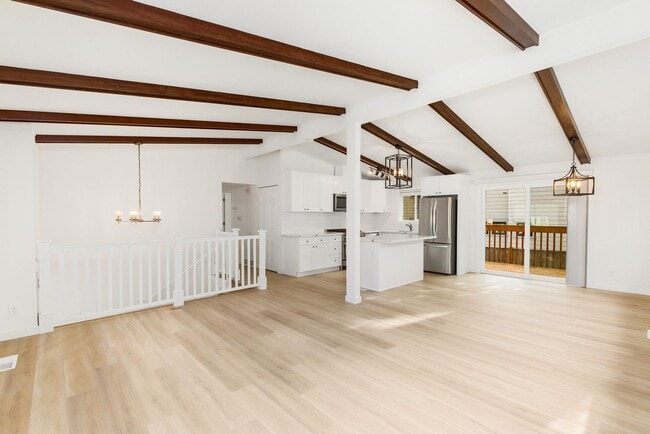 Building Photo - Gorgeous Fully Renovated 5 Bedroom Redmond/Bellevue/Kirkland Border