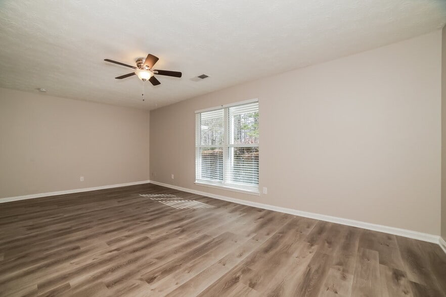 Building Photo - 4749 Jamerson Forest Cir