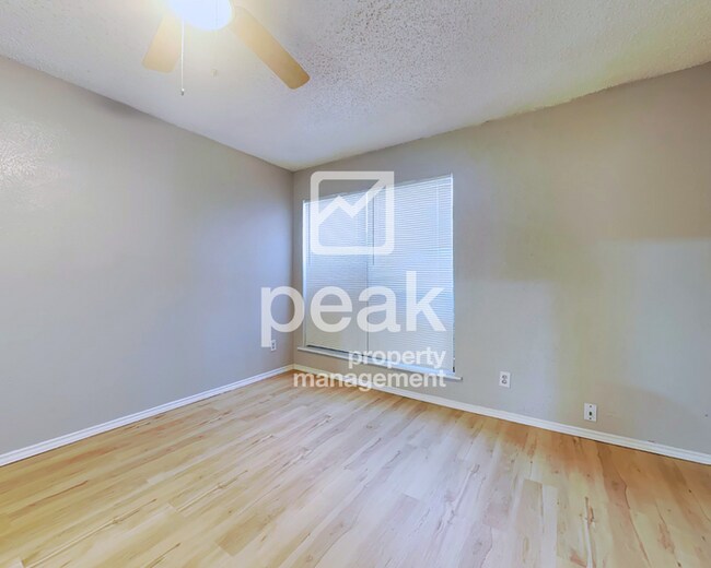Building Photo - $1,475! 2/Bed1.5Bath duplex in Arlington! Apply by 9/8 for Labor Day Savings! See description!