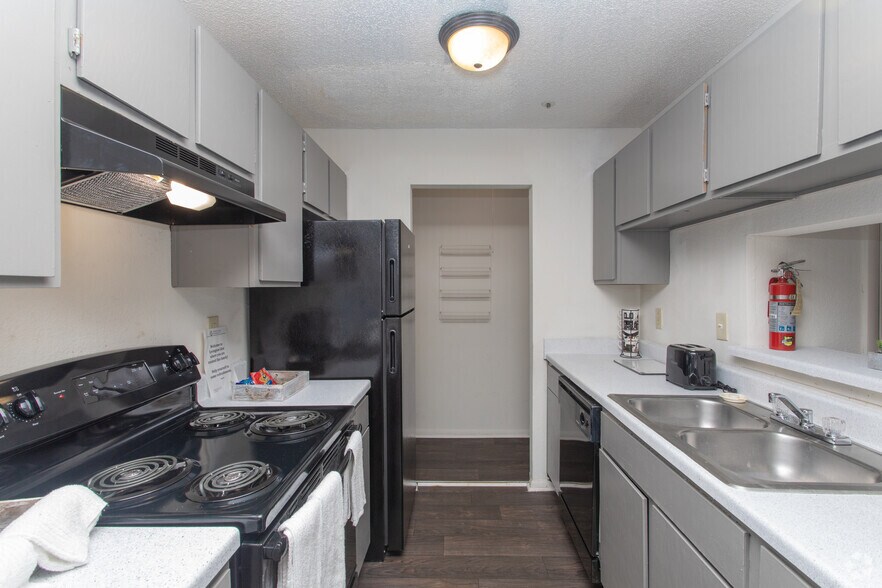 Covington Glen 5816 Covington Hwy Decatur GA 30035 Apartment Finder