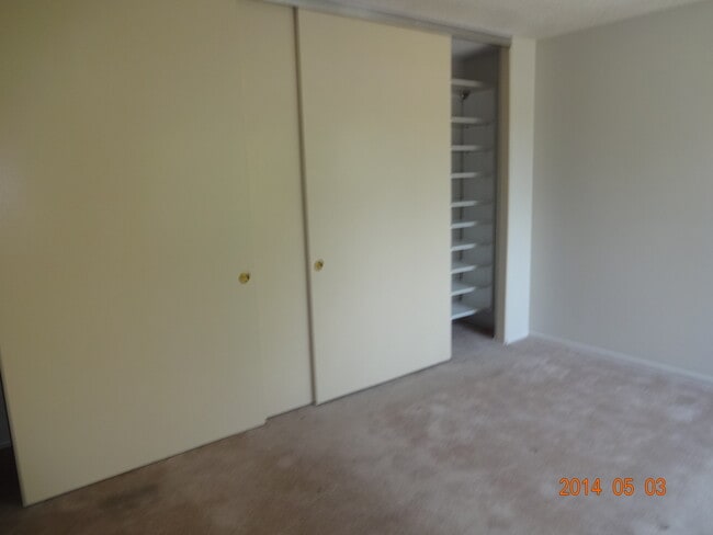 Building Photo - New Listing!