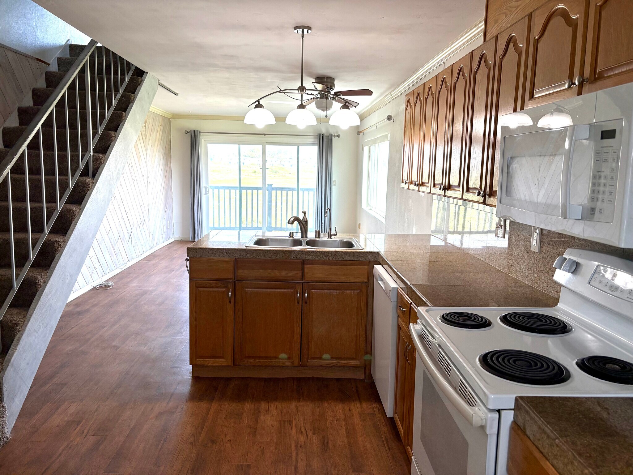 Building Photo - 1111 Seacoast Dr