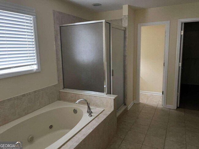 Building Photo - 5645 Princeton Run Trail