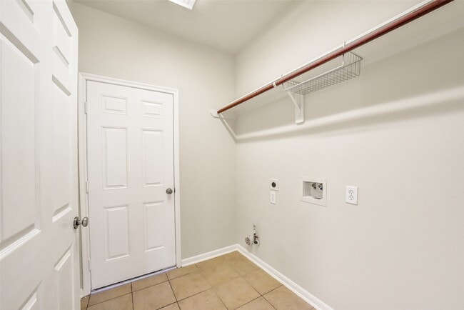 Building Photo - 7414 Compass Rose Dr