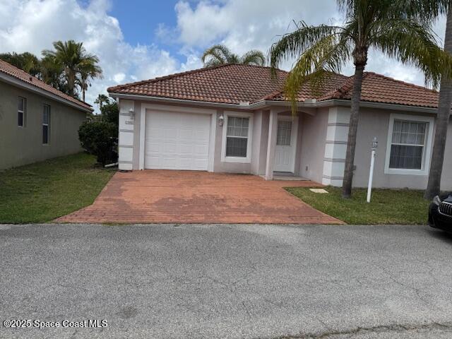 Primary Photo - 1352 Gem Cir