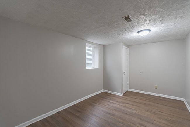 Building Photo - 13103 Lillian St