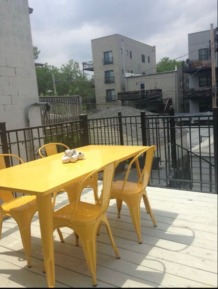 Building Photo - 530 N Oakley Blvd