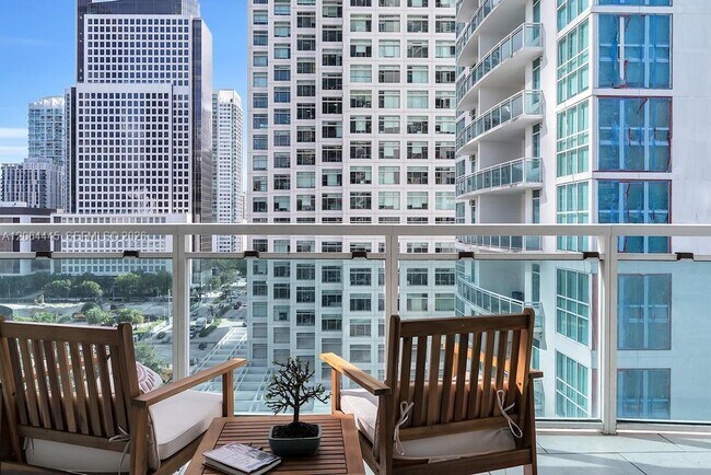 Building Photo - 951 Brickell Ave