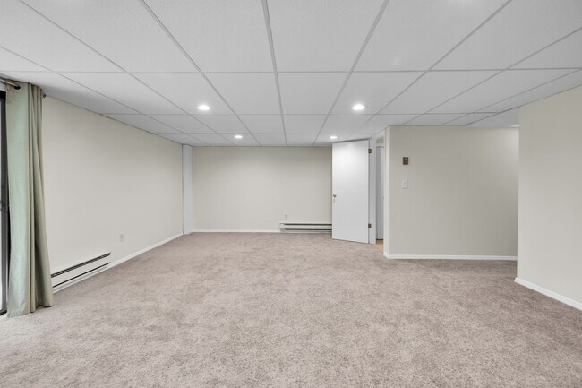 Building Photo - 103 Cliffside Dr