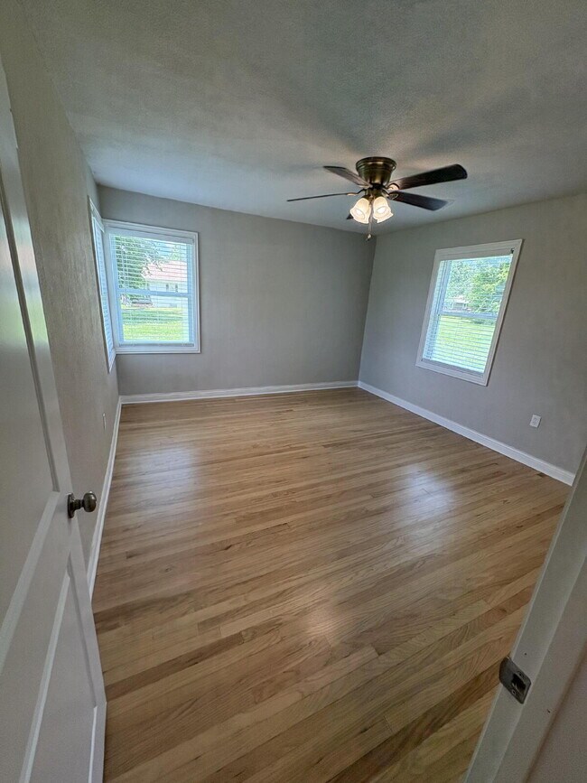 Building Photo - 3 bed, 2 bath House for Rent!
