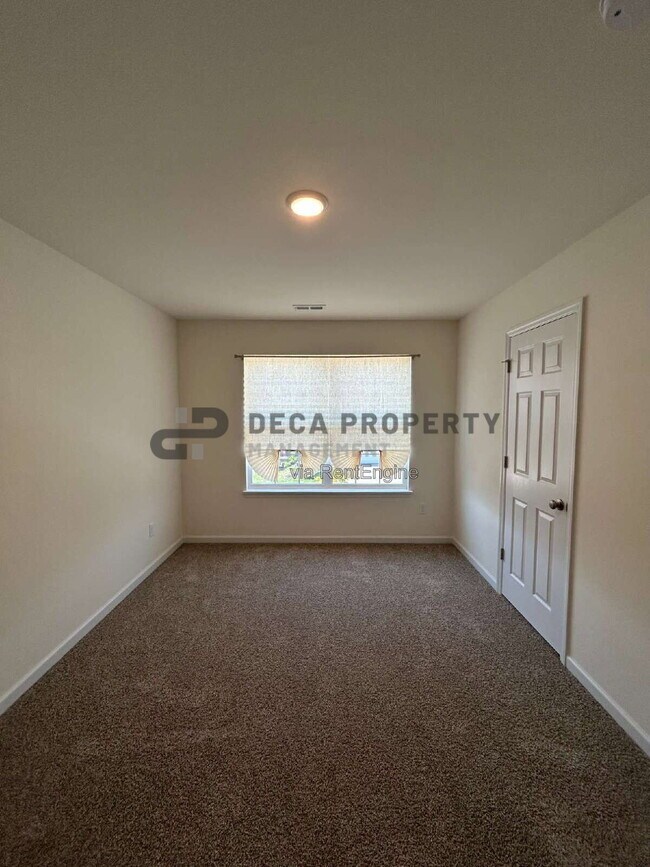 Building Photo - 16732 River Stone Dr