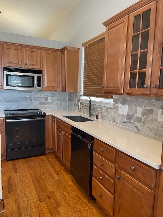 Building Photo - 5505 Abbeywood Cir