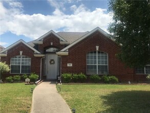 Building Photo - 114 Briar Oak Dr