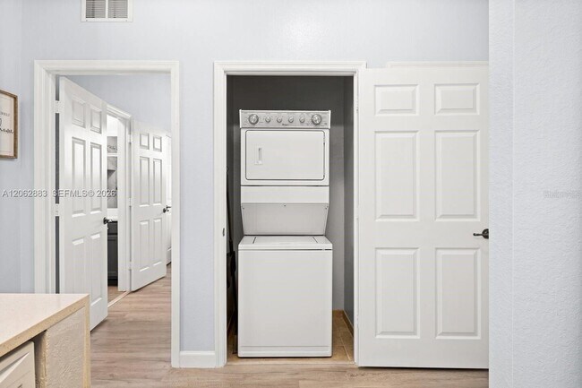 Building Photo - 3175 Feltrim Pl
