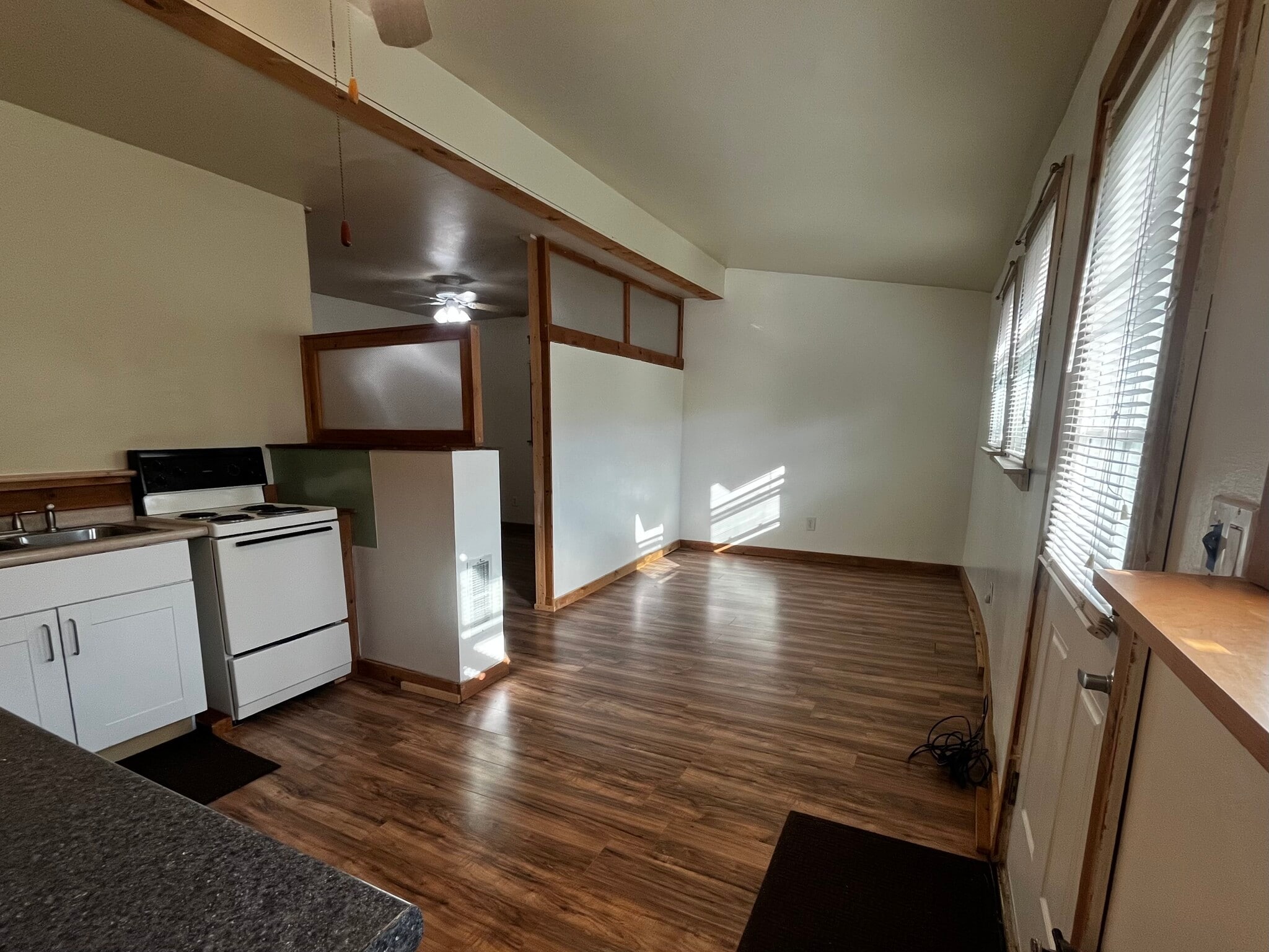 Kitchen 9x13 - 12 Kip Dr