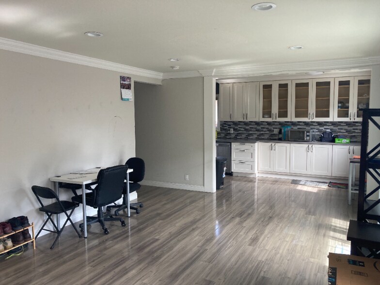 Building Photo - 1822 Eisenhower Dr