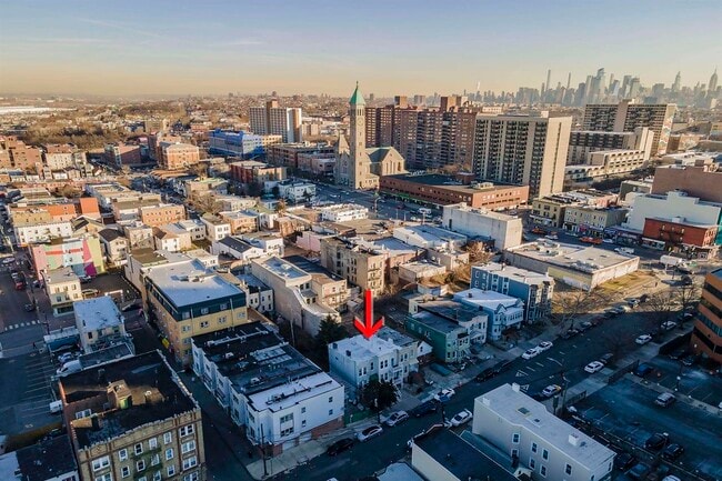 Building Photo - 114A Cottage St