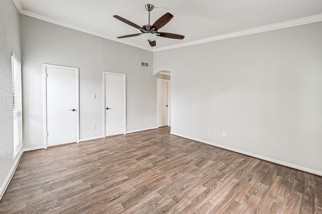 Building Photo - 2425 Augusta Dr