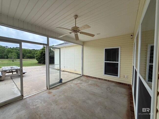 Building Photo - 9090 Pleasant Rd
