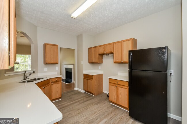 Building Photo - 4107 Robin Cir