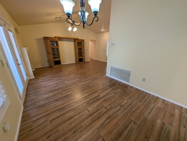 Building Photo - 2737 Tumble Brook Dr