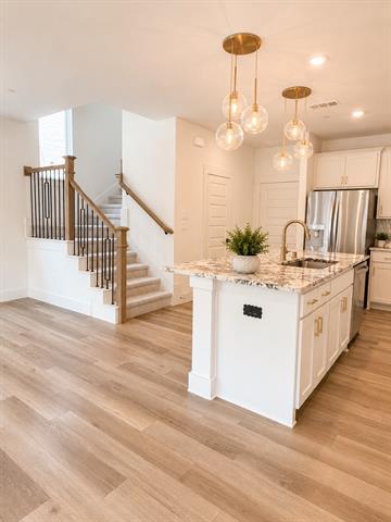 Building Photo - 908 Emerling Dr