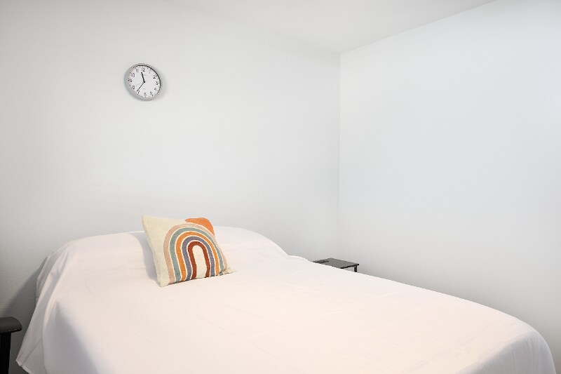 Primary Photo - 1630 E 12th St