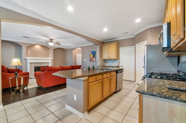 Building Photo - 7 Bellisima Ct