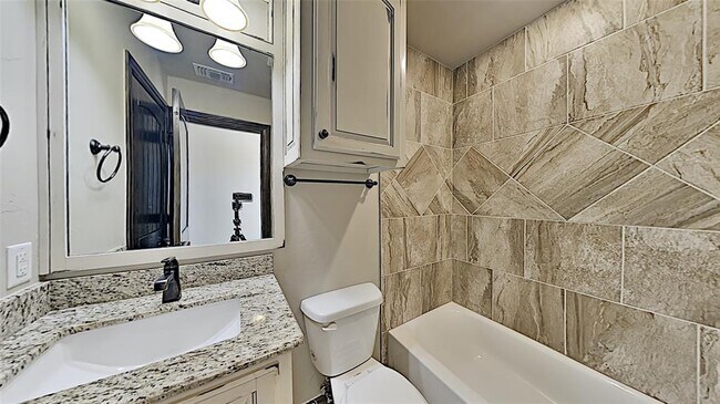 Building Photo - 5917 Grandby Rd