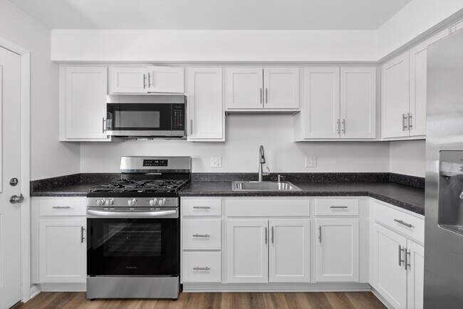 Building Photo - 11817 W North Ave