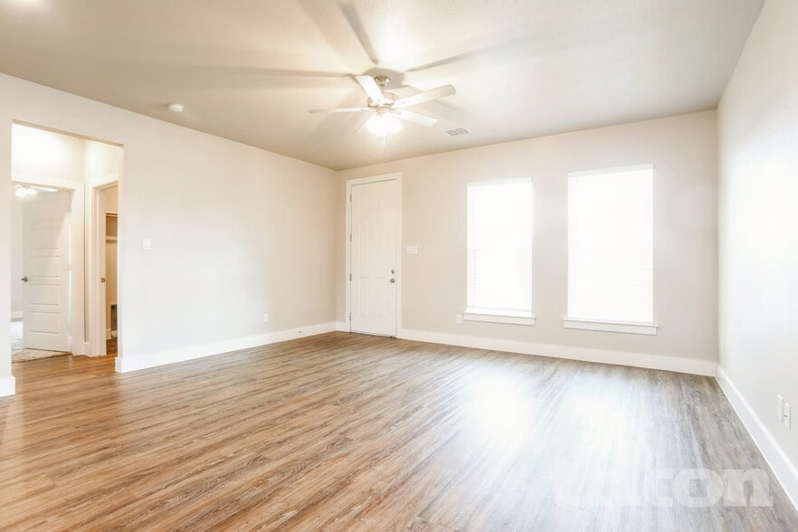 Building Photo - 10356 Ft Teran Trl