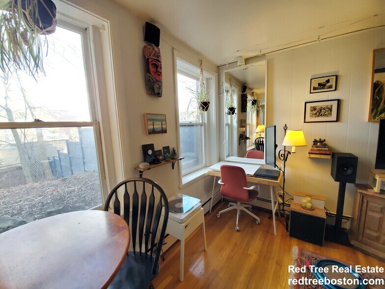 Building Photo - 199 Winthrop Rd