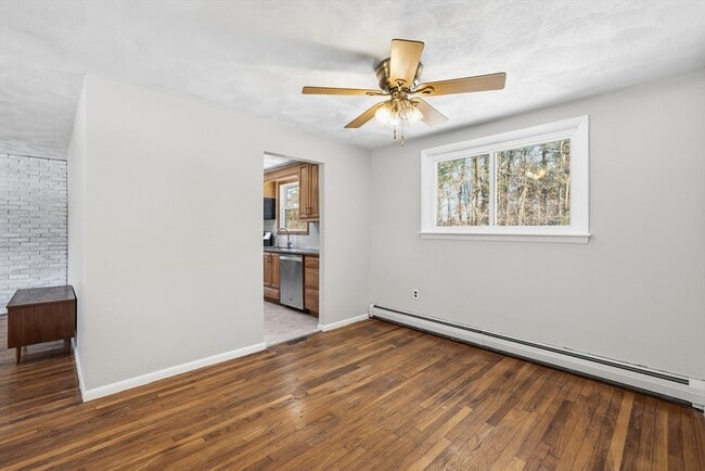 Building Photo - 43 Little John Dr