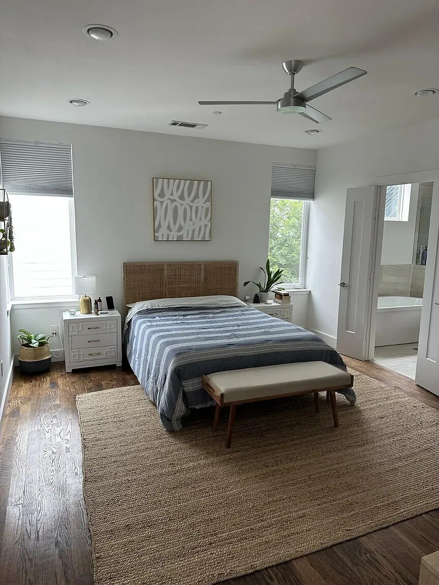 Building Photo - 5705 Bryan Pky