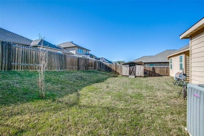 Building Photo - 2401 Fall Leaf Ct