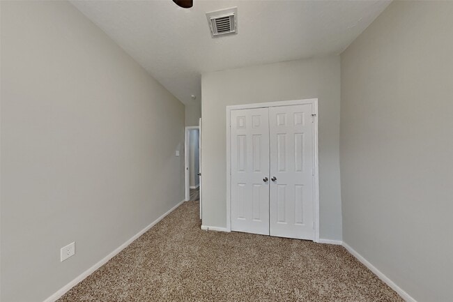 Building Photo - 6114 Berkshire Park Dr