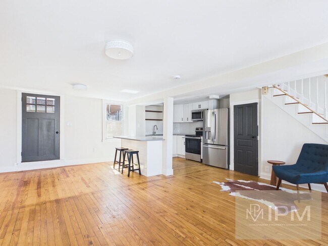 Building Photo - 305 W Broadway