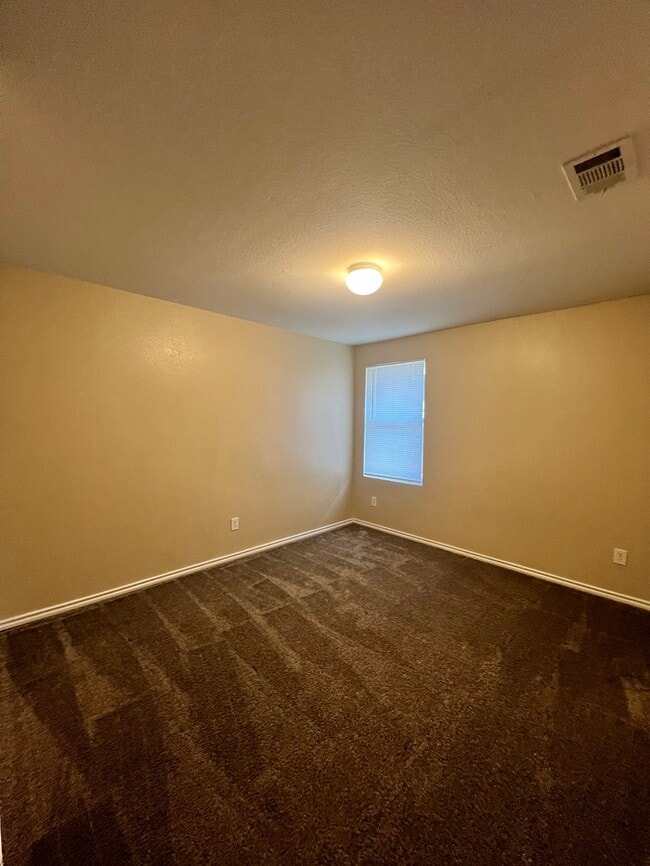 Building Photo - Coming soon..... 3/2/2 in Crowley